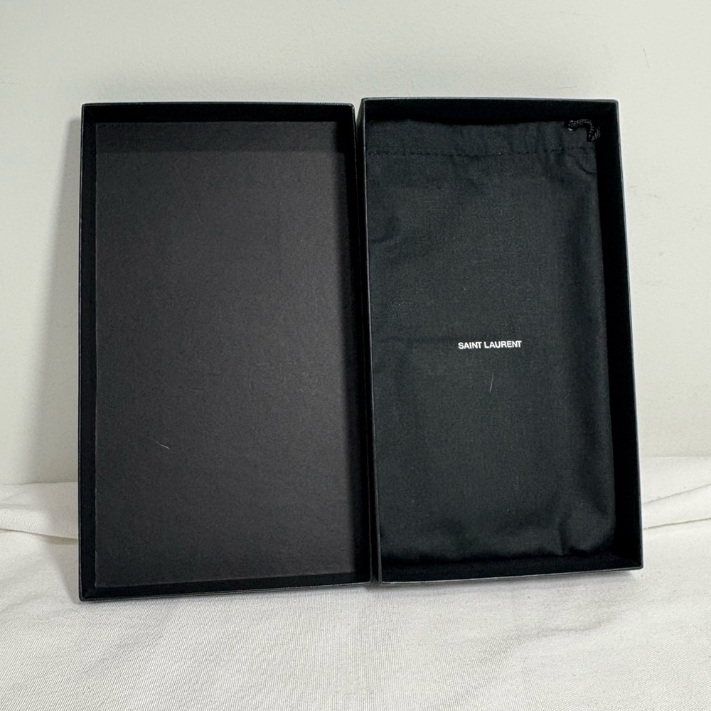 Authentic YSL YVES SAINT LAURENT quilted red wallet box cards, and certificate - Picture 11 of 12